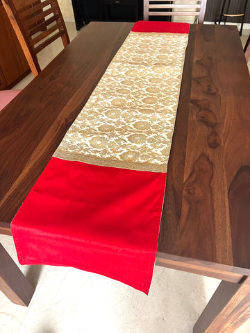 White Red Banarasi - Long Runner