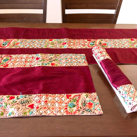 Kantha Paisley Shimmer - Table Runner with 2 Mats