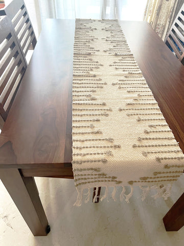 Ivory and Oyster : Fringe Runner