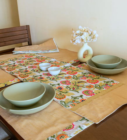 White Oriental and Gold - Table Runner with 6 Mats